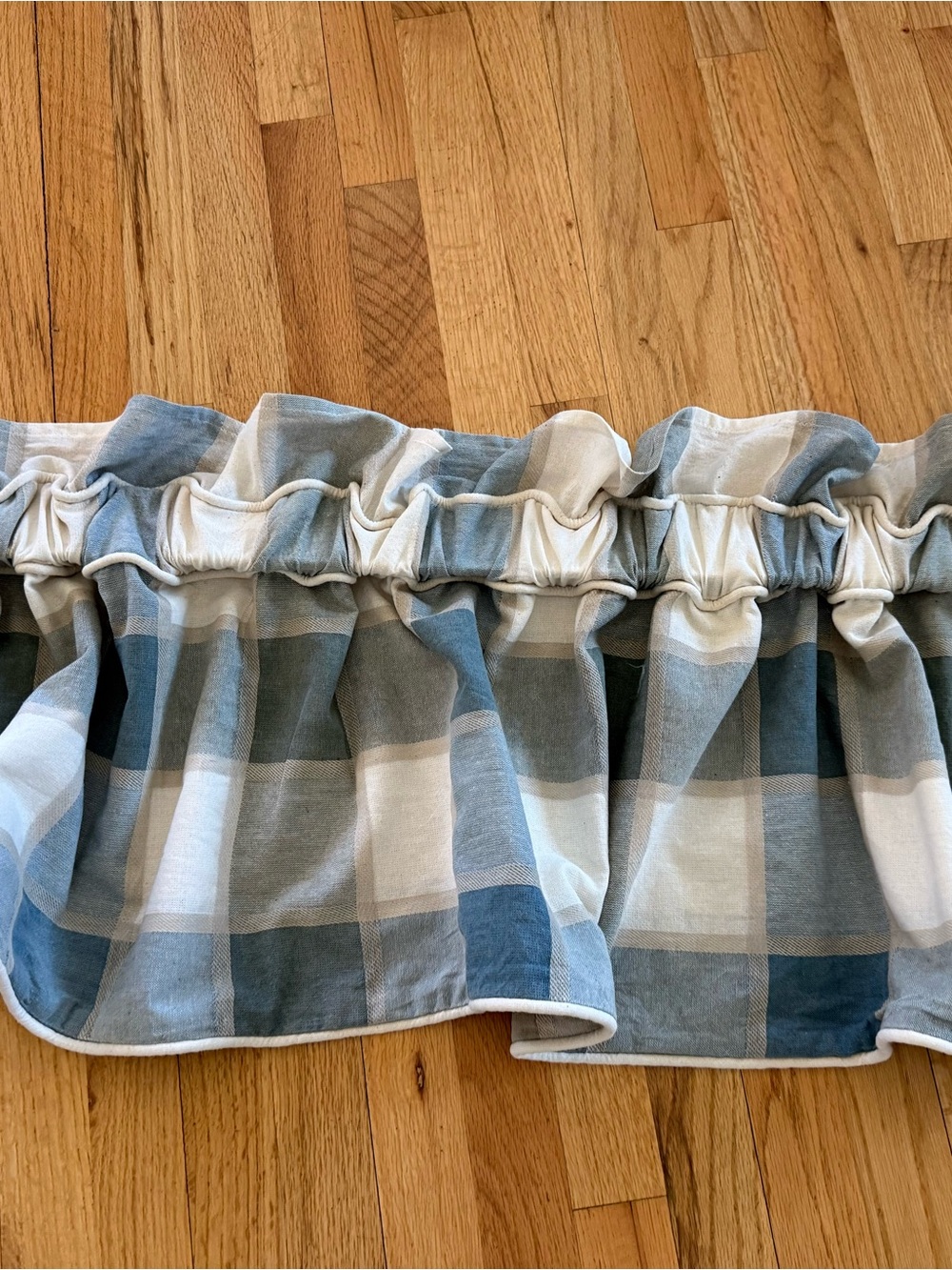 Window valance